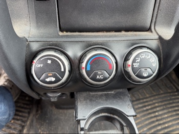2005 honda cr-v ex-4wd-at with 222049 miles for sale near elk-river, minnesota 106453_40_climate_control.jpg
