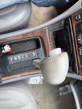 2000 toyota avalon xl with 226788 miles for sale near elk-river, minnesota 106459_41_shifter.jpg