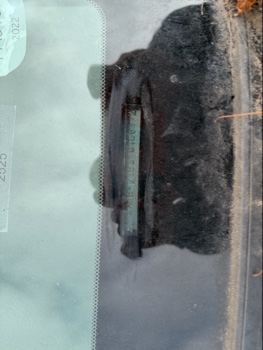 2000 toyota avalon xl with 226788 miles for sale near elk-river, minnesota 106459_48_windshield_vin_plate.jpg