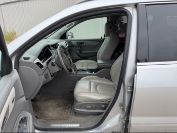 2014 chevrolet traverse ltz-awd with 293494 miles for sale near elk-river, minnesota 106460_22_driver_seat.jpg