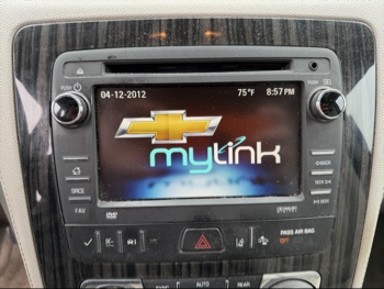 2014 chevrolet traverse ltz-awd with 293494 miles for sale near elk-river, minnesota 106460_39_radio_closeup.jpg