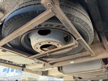 2000 ford stripped-chassis-motorhome - with 64127 miles for sale near elk-river, minnesota 106462_27_spare_tire.jpg