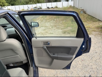 2008 ford focus ses-sedan with 139978 miles for sale near elk-river, minnesota 106466_30_pass_rear_door_panel.jpg