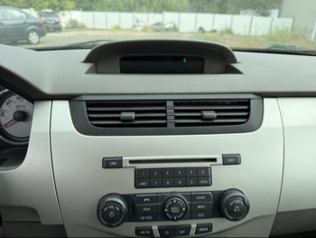 2008 ford focus ses-sedan with 139978 miles for sale near elk-river, minnesota 106466_39_radio_closeup.jpg