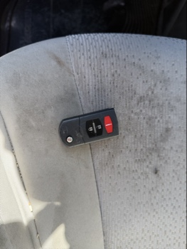 2012 mazda mazda5 sport with 102456 miles for sale near elk-river, minnesota 106470_51_keys.jpg