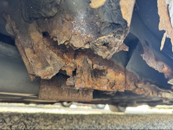 2002 lincoln continental base for sale near Elk River, Minnesota 106475_20_undercar_rear_pass.jpg