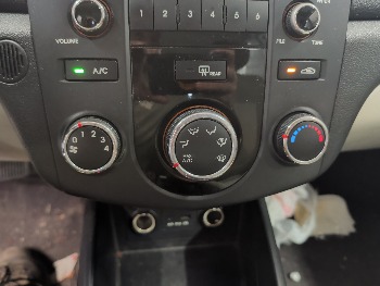 2011 kia forte ex with 132365 miles for sale near elk-river, minnesota 106477_40_climate_control.jpg