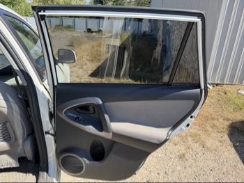 2007 toyota rav4 limited-v6-4wd with 234409 miles for sale near elk-river, minnesota 106478_30_pass_rear_door_panel.jpg