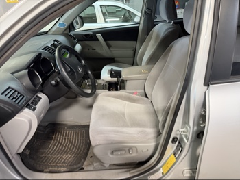 2008 toyota highlander base-4wd with 249077 miles for sale near elk-river, minnesota 106479_22_driver_seat.jpg