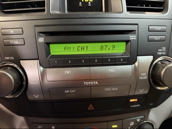 2008 toyota highlander base-4wd with 249077 miles for sale near elk-river, minnesota 106479_39_radio_closeup.jpg