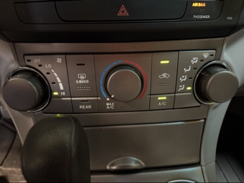 2008 toyota highlander base-4wd with 249077 miles for sale near elk-river, minnesota 106479_40_climate_control.jpg
