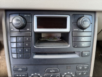 2006 volvo xc90 2.5t for sale near elk-river, minnesota 106483_39_radio_closeup.jpg