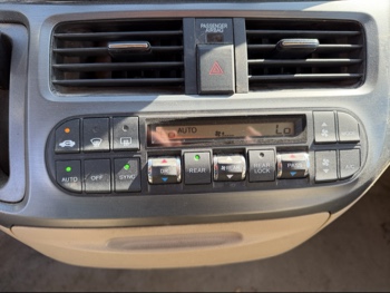 2006 honda odyssey ex-l with 261539 miles for sale near elk-river, minnesota 106484_40_climate_control.jpg