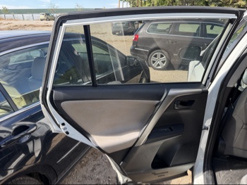 2014 toyota rav4 le-awd with 241220 miles for sale near elk-river, minnesota 106485_25_drv_rear_door_panel.jpg