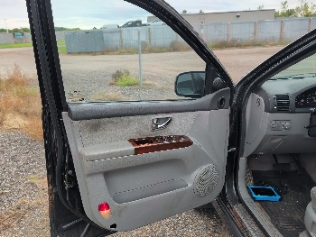 2006 kia sorento ex-4wd with 262272 miles for sale near elk-river, minnesota 106486_23_driver_door_panel.jpg