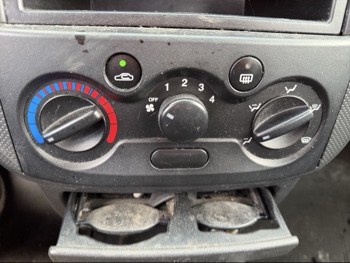 2008 chevrolet aveo5 ls with 134441 miles for sale near elk-river, minnesota 106487_40_climate_control.jpg