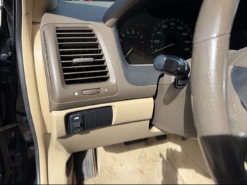 2007 honda accord ex-l-sedan-at with 166984 miles for sale near elk-river, minnesota 106492_37_left_of_steering_wheel.jpg
