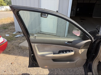2003 honda accord lx-sedan-at with 144781 miles for sale near elk-river, minnesota 106496_23_driver_door_panel.jpg