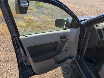 2008 ford focus se-sedan with 205187 miles for sale near elk-river, minnesota 106498_23_driver_door_panel.jpg