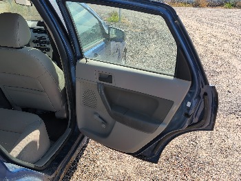 2008 ford focus se-sedan with 205187 miles for sale near elk-river, minnesota 106498_30_pass_rear_door_panel.jpg