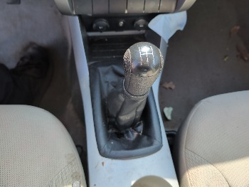2008 ford focus se-sedan with 205187 miles for sale near elk-river, minnesota 106498_41_shifter.jpg