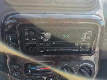 1999 chrysler town-and-country limited-fwd with 88290 miles for sale near elk-river, minnesota 106499_39_radio_closeup.jpg