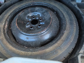 2010 toyota matrix with 301107 miles for sale near elk-river, minnesota 106503_27_spare_tire.jpg