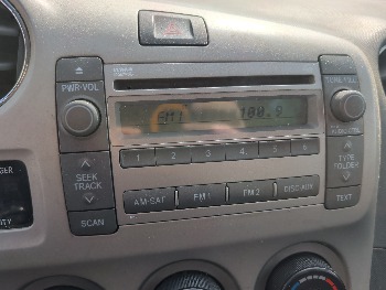 2010 toyota matrix with 301107 miles for sale near elk-river, minnesota 106503_39_radio_closeup.jpg