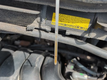2010 toyota matrix with 301107 miles for sale near elk-river, minnesota 106503_50_oil_dipstick.jpg