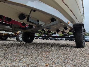 1996 stingray boat with 603 miles for sale near elk-river, minnesota 106507_17_undercar_drv_side.jpg