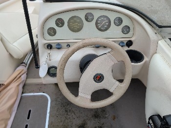 1996 stingray boat with 603 miles for sale near elk-river, minnesota 106507_33_dash_from_driver.jpg