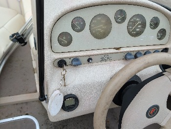 1996 stingray boat with 603 miles for sale near elk-river, minnesota 106507_38_4x4_switch.jpg