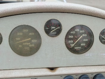 1996 stingray boat with 603 miles for sale near elk-river, minnesota 106507_43_gauge_cluster.jpg