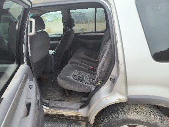 2003 ford explorer xlt-4.0l-4wd with 182785 miles for sale near elk-river, minnesota 106508_24_drv_rear_seat.jpg