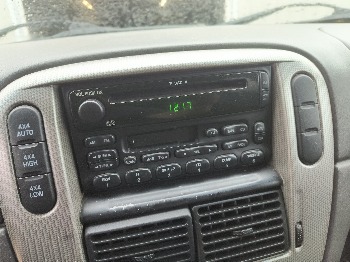 2003 ford explorer xlt-4.0l-4wd with 182785 miles for sale near elk-river, minnesota 106508_39_radio_closeup.jpg