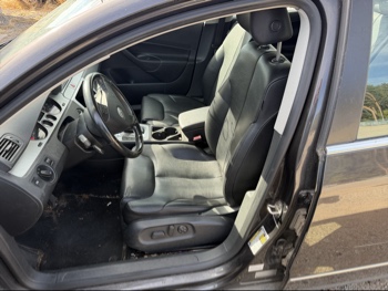2008 volkswagen passat-wagon komfort with 170711 miles for sale near elk-river, minnesota 106509_22_driver_seat.jpg