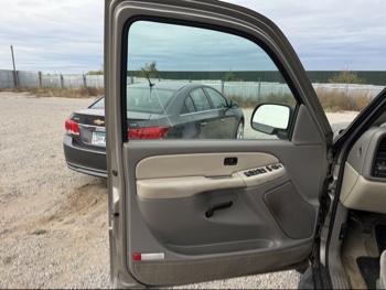 2002 gmc yukon-xl 1500-4wd with 148627 miles for sale near elk-river, minnesota 106511_23_driver_door_panel.jpg