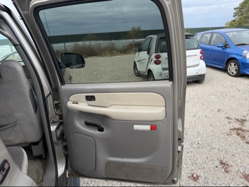 2002 gmc yukon-xl 1500-4wd with 148627 miles for sale near elk-river, minnesota 106511_30_pass_rear_door_panel.jpg