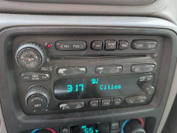 2006 chevrolet trailblazer ext-ls-4wd with 181247 miles for sale near elk-river, minnesota 106513_39_radio_closeup.jpg
