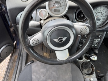 2004 mini cooper base with 208851 miles for sale near elk-river, minnesota 106514_36_steering_wheel.jpg
