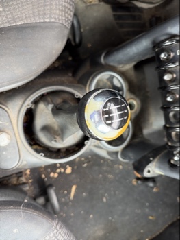 2004 mini cooper base with 208851 miles for sale near elk-river, minnesota 106514_41_shifter.jpg