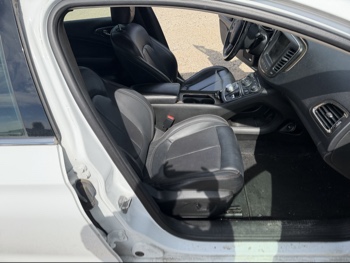2015 chrysler 200 with 168904 miles for sale near elk-river, minnesota 106518_31_passenger_seat.jpg