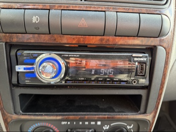2000 saturn ls ls2 with 158842 miles for sale near elk-river, minnesota 106526_39_radio_closeup.jpg
