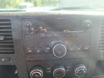 2011 chevrolet silverado-1500 work-truck-4wd with 252641 miles for sale near elk-river, minnesota 106527_39_radio_closeup.jpg