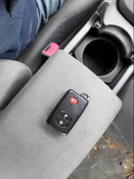 2010 toyota prius prius-ii with 249736 miles for sale near elk-river, minnesota 106528_51_keys.jpg