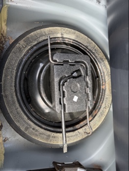 2003 toyota corolla ce with 248006 miles for sale near elk-river, minnesota 106529_27_spare_tire.jpg