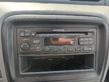 1998 honda cr-v with 177940 miles for sale near elk-river, minnesota 106531_39_radio_closeup.jpg