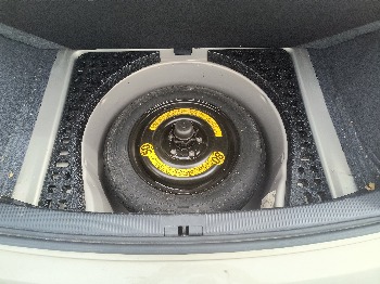 2000 audi a6 2.8-quattro with 67669 miles for sale near elk-river, minnesota 106541_27_spare_tire.jpg