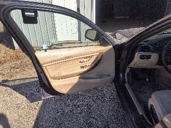 2013 bmw 3-series 328i-xdrive-sedan with 309815 miles for sale near elk-river, minnesota 106543_23_driver_door_panel.jpg