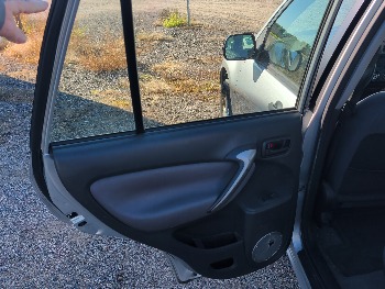 2005 toyota rav4 2wd with 173910 miles for sale near elk-river, minnesota 106547_25_drv_rear_door_panel.jpg